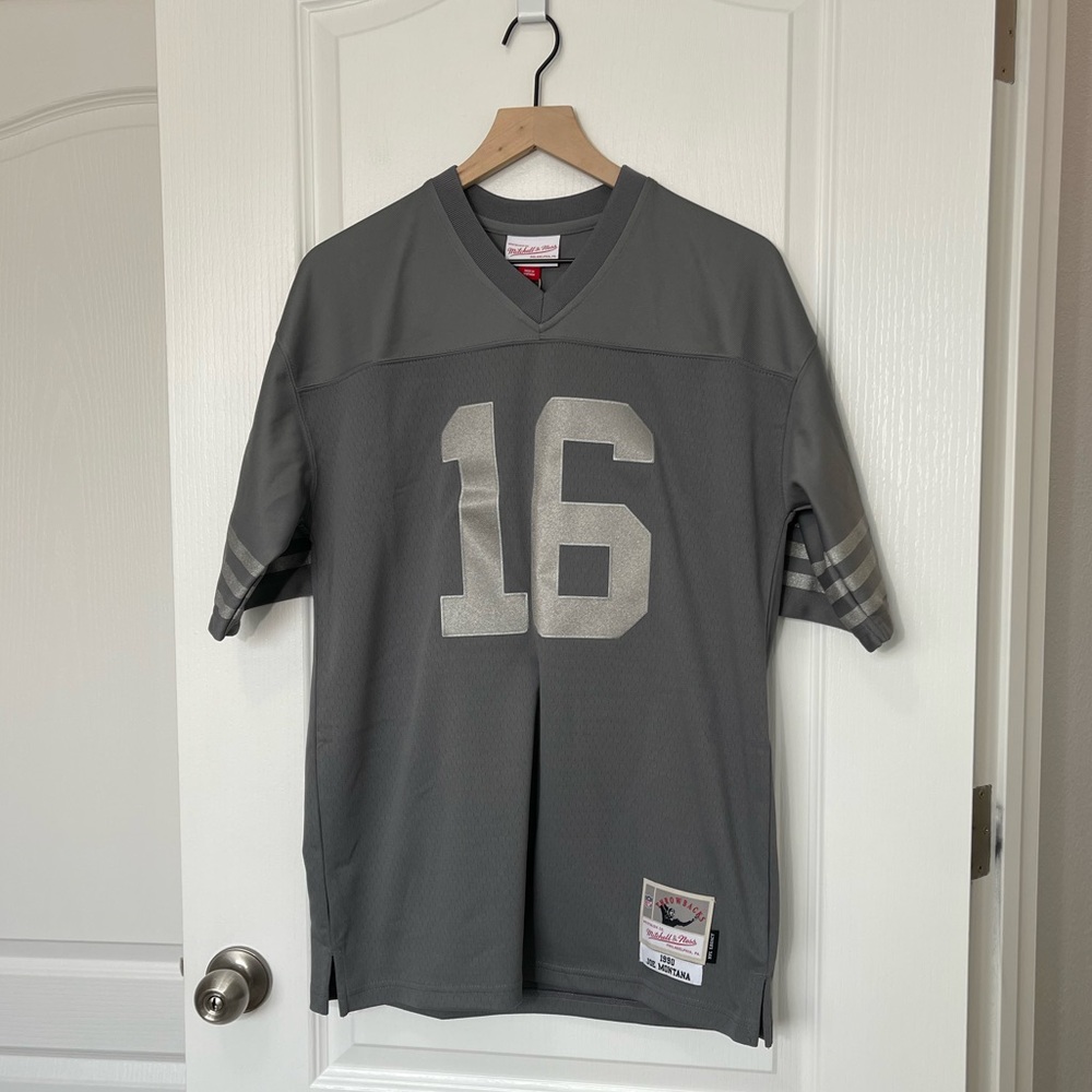 Mitchell & Ness NFL Gray 49ers Youth Jersey Joe Montana 16